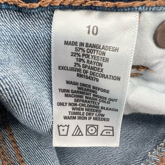 Aeropostale Distressed Cuffed Hem Low Rise Midi Jean Shorts Size 10 Women’s - Picture 4 of 5